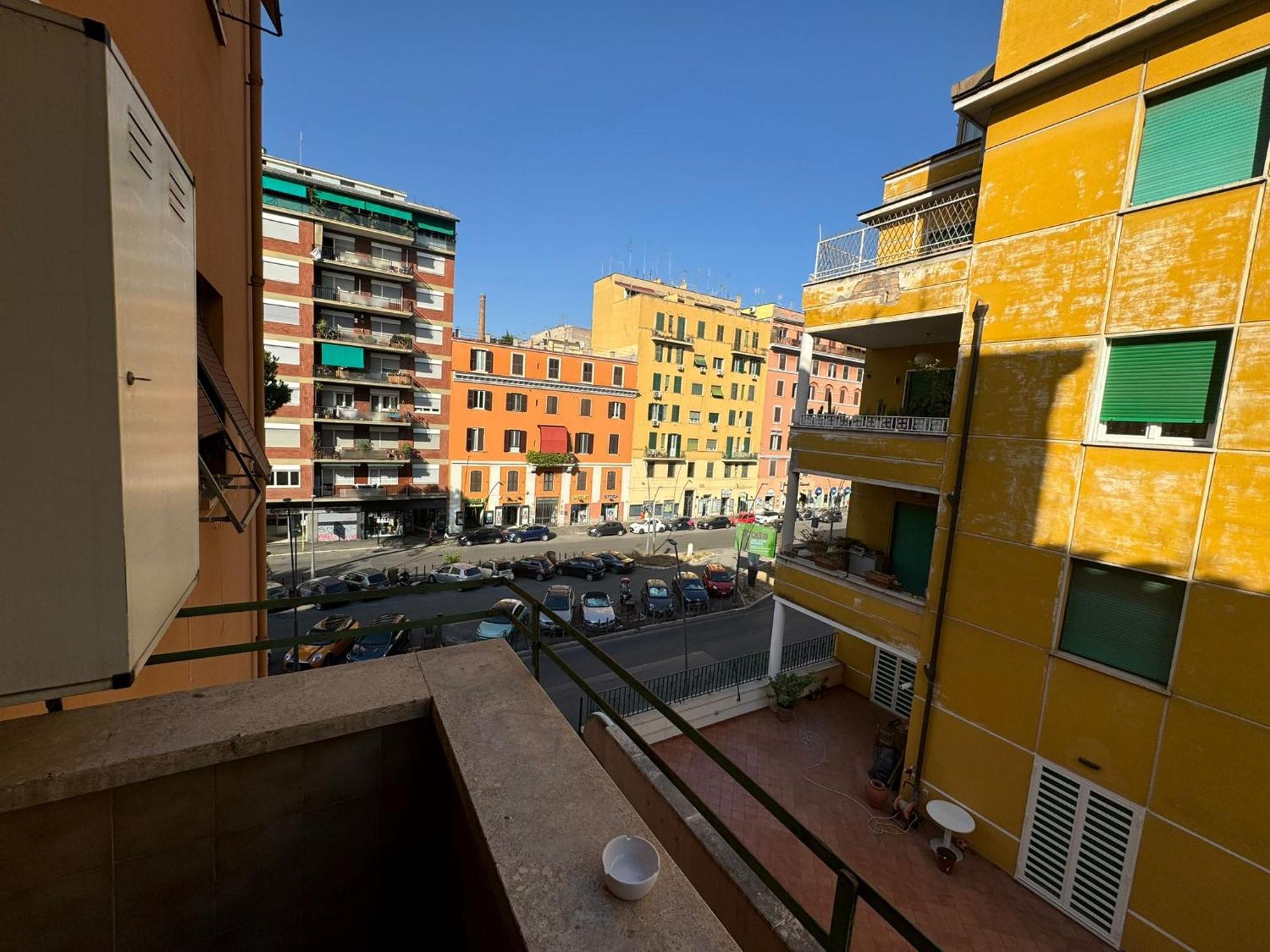 Loft Luminoso A 10 Minuti Dal Colosseo Appartamento